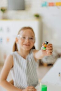 «Πειραματιζόμαστε, Μαθαίνουμε, Μιλάμε!»— Η STEAM προσέγγιση στη λογοθεραπεία